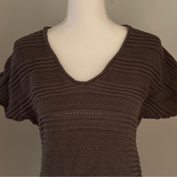 Calvin Klein Jeans Brown Knit Crochet V-Neck Short Sleeve Tunic Top Size M - Picture 2 of 7